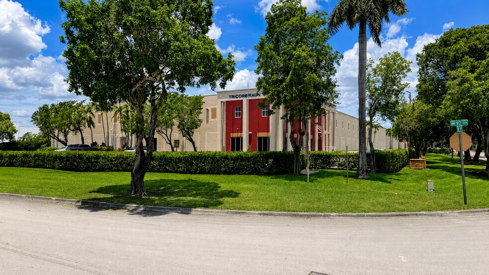 More Photos Of 9330-9340 NW 110th Ave, Miami Warehouse For Lease