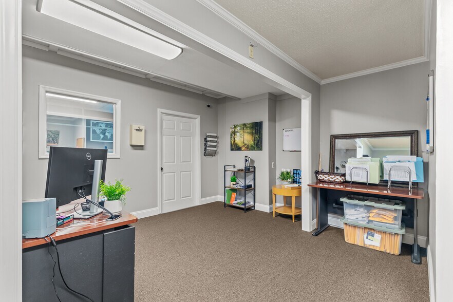 More Photos Of 1923 Lejeune Blvd, Jacksonville Office For Sale