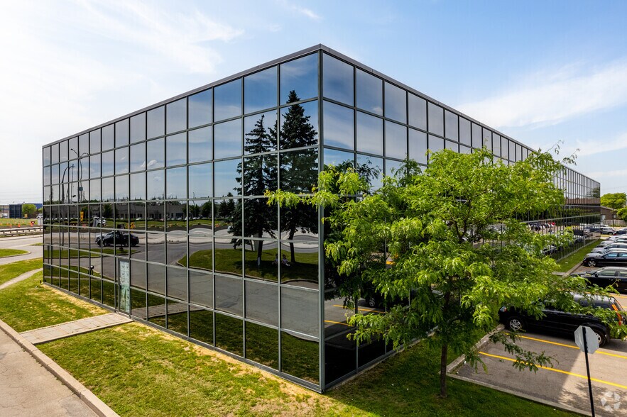 More Photos Of 6363 Rte Transcanadienne, Montréal Medical For Lease