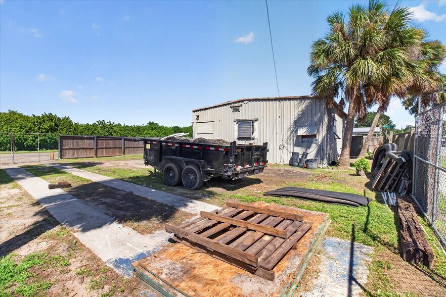 More Photos Of 5306 W Commerce St, Tampa Warehouse For Sale