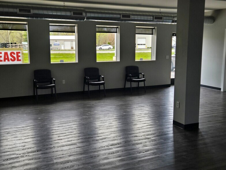 More Photos Of 5150 Indianapolis Rd, Columbus Freestanding For Lease