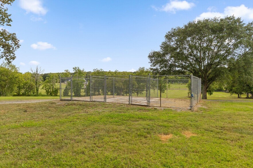 More Photos Of 1020 Thomas Rd, Benton Multifamily For Sale