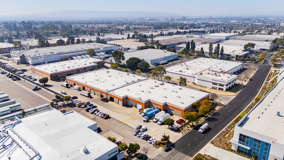 More Photos Of 17022 S Montanero Ave, Carson Warehouse For Lease