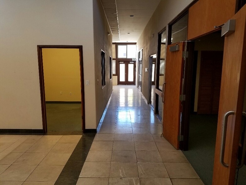 More Photos Of 5040 Edna Ave, Las Vegas Office For Lease