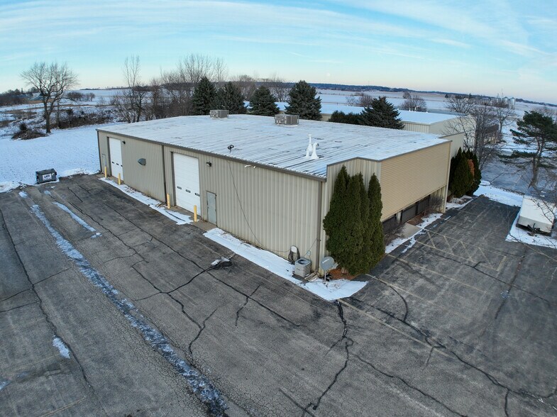 More Photos Of 808 Hicks Dr, Elburn Industrial For Sale