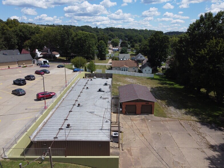 More Photos Of 4540 Emerson Ave, Parkersburg Bar For Lease