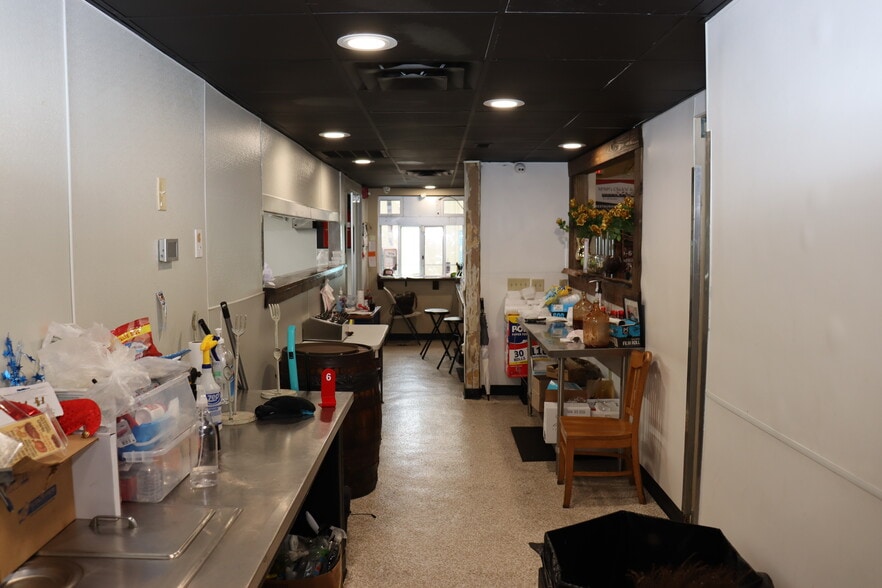 More Photos Of 8232 Market St, Wilmington Freestanding For Sale