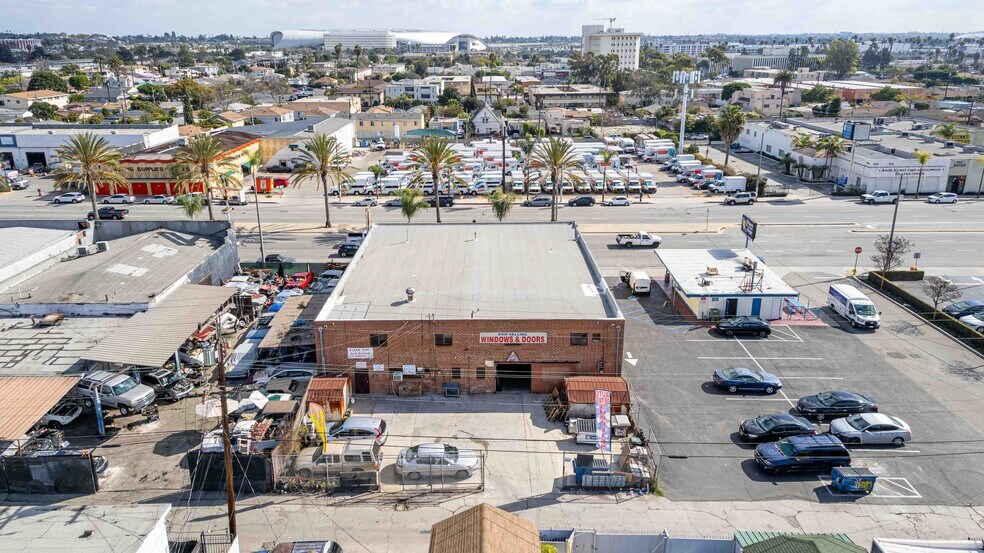 More Photos Of 979 S La Brea Ave, Inglewood Freestanding For Sale