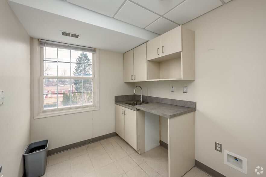 More Photos Of 4701 Randolph Rd, Rockville Medical For Lease
