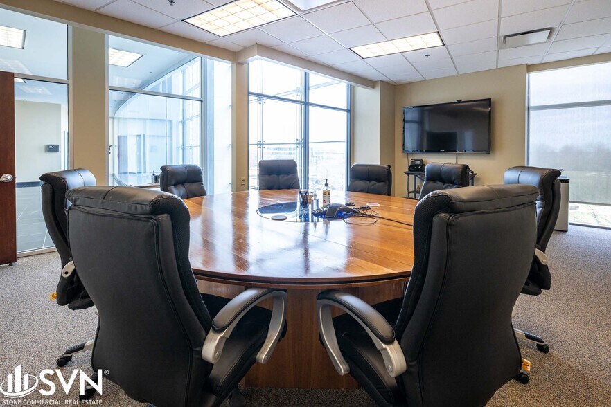 More Photos Of 1648 McGrathiana Pky, Lexington Office For Lease