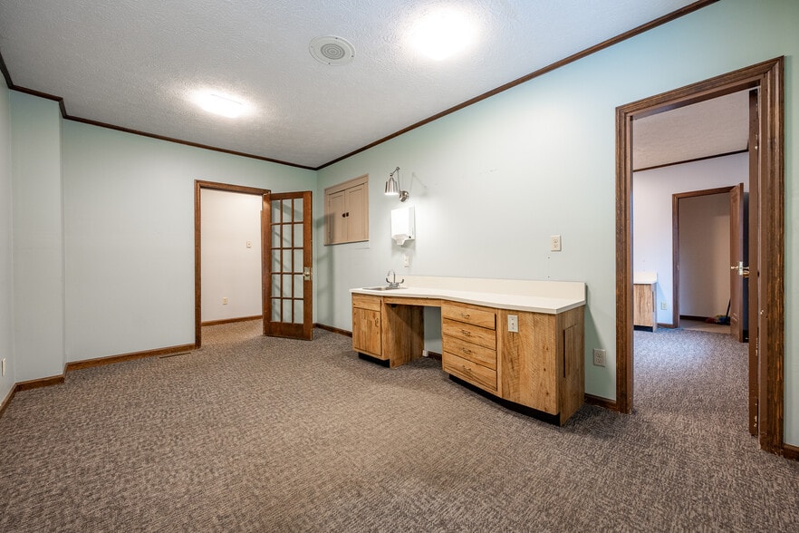 More Photos Of 814 E Washington St, Greencastle Medical For Sale