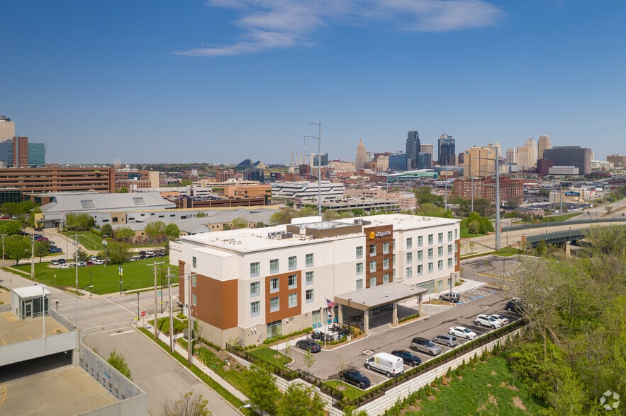More Photos Of 2321 Troost Ave, Kansas City Hotel For Lease