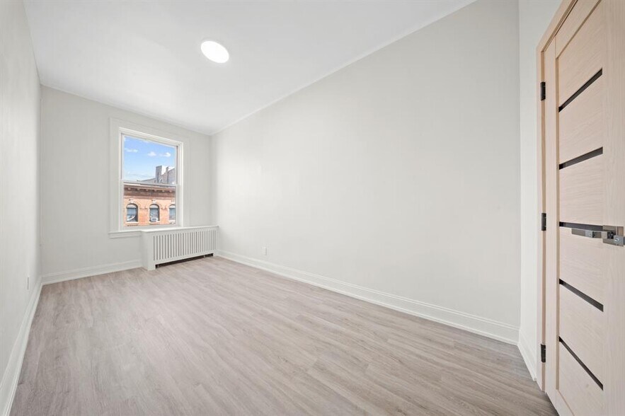 More Photos Of 530 Sutter Ave, Brooklyn Multifamily For Sale