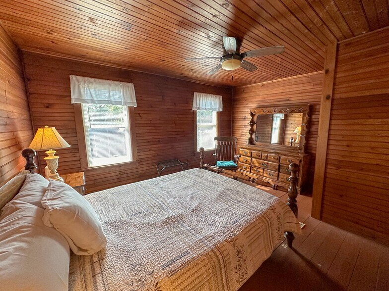 More Photos Of 365 E River Dr, Lake Luzerne Hotel For Sale