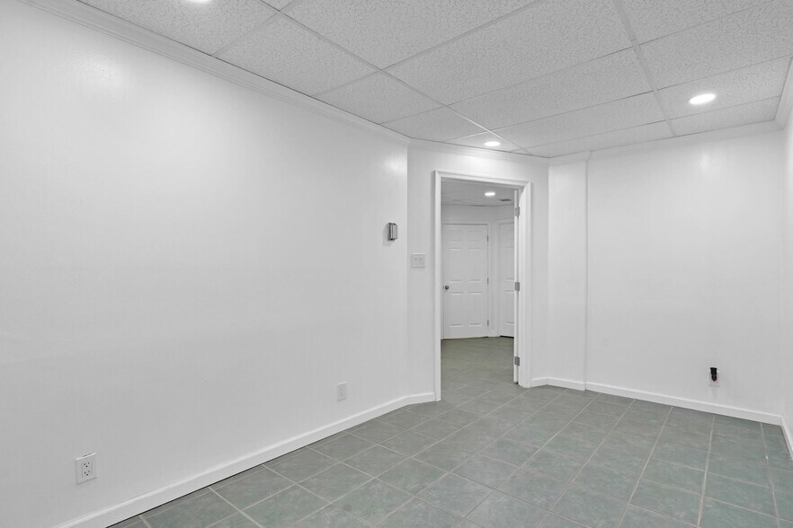 More Photos Of 5565 Columbia Pike, Arlington Multifamily For Sale