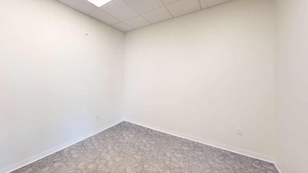 More Photos Of 3701 S Pinnacle Hills Pky, Rogers Bank For Lease