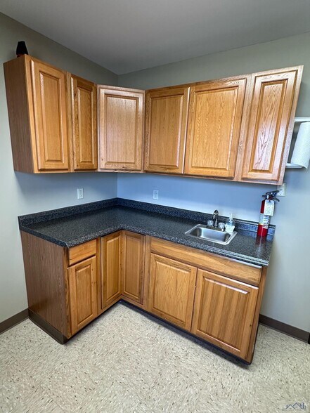 More Photos Of 188 Technology Ln, Gray Warehouse For Lease