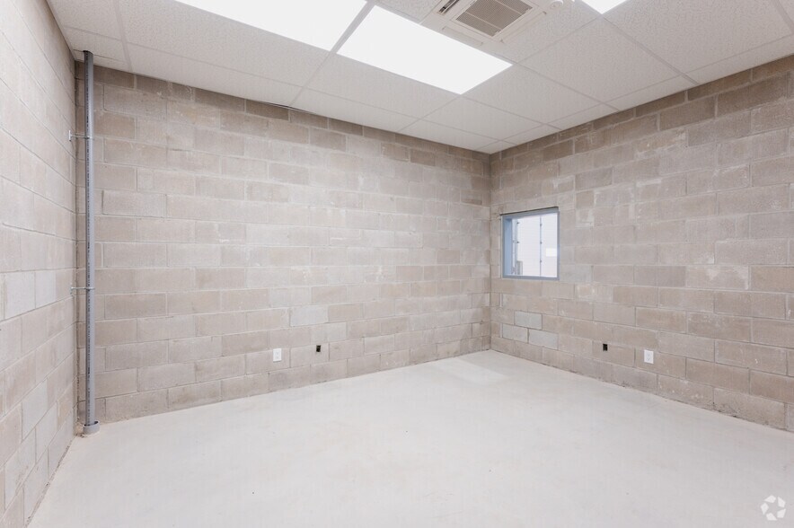 More Photos Of 7475 Mclean Rd E, Puslinch Unknown For Lease