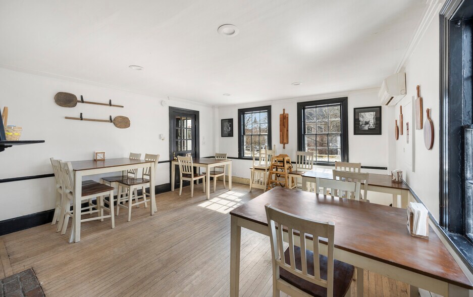 More Photos Of 3-5 Union St, Kennebunkport Storefront Retail Office For Sale