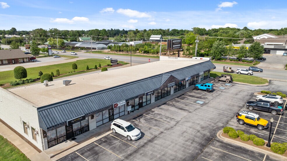 More Photos Of 2212 S Walton Blvd, Bentonville Unknown For Lease