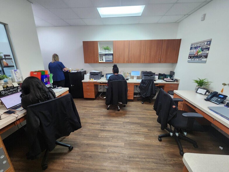 More Photos Of 418 Town Park Blvd, Evans Medical For Lease