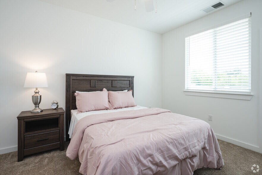 More Photos Of 6800 White Horse Rd, Greenville Apartments For Sale
