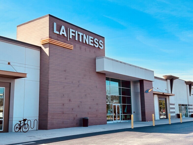 Primary Photo Of 1653-1757 Main St, Dunedin Unknown For Lease