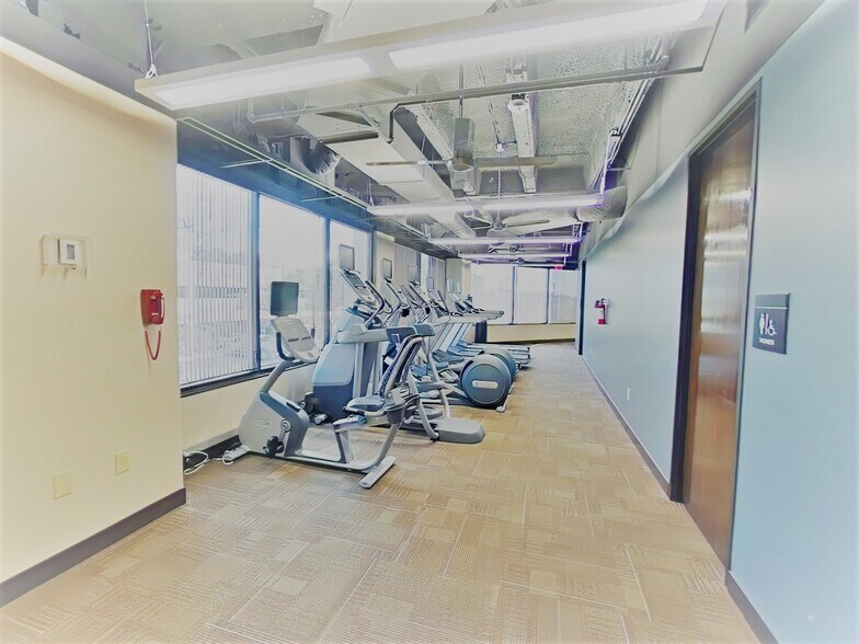 More Photos Of 9901 W Interstate 10, San Antonio Office Residential For Lease