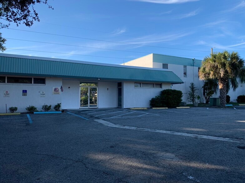 Primary Photo Of 1933 Whitfield Park Loop, Sarasota Warehouse For Lease