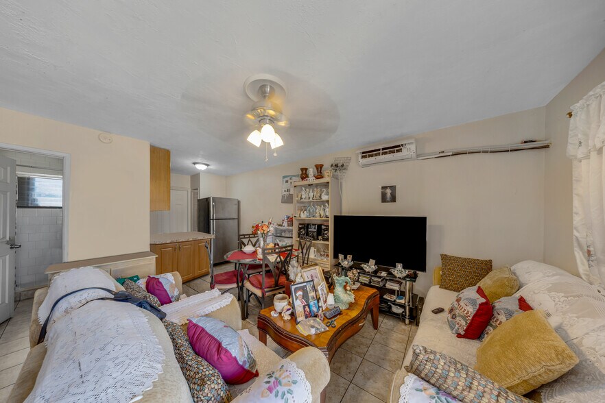 More Photos Of 223 SW 5th Ct, Deerfield Beach Multifamily For Sale