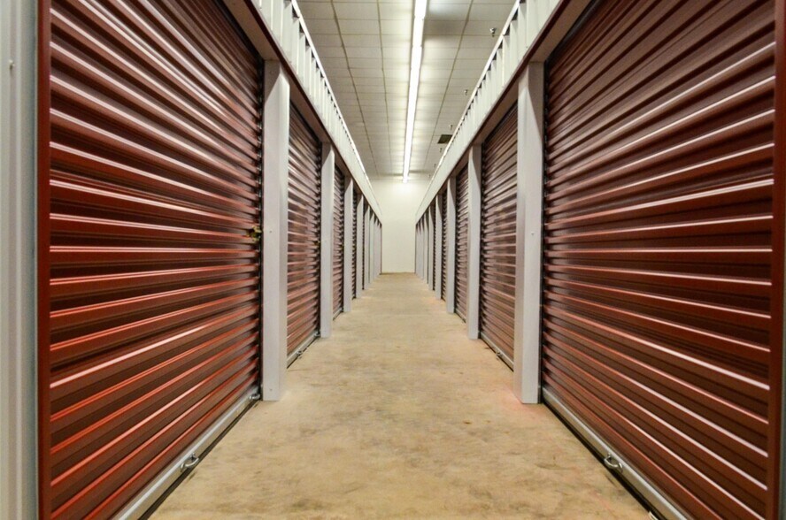 More Photos Of 8921 NW Expressway, Oklahoma City Specialty For Sale