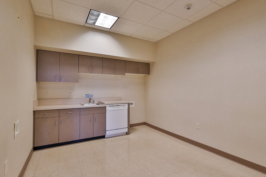 More Photos Of 1 E Broad St, Bethlehem Medical For Sale