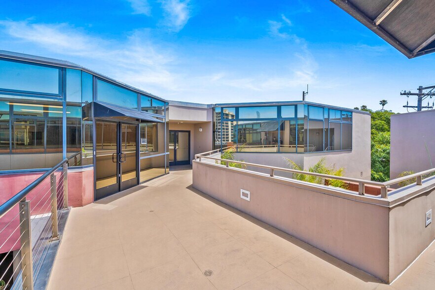 More Photos Of 1025 Prospect St, La Jolla General Retail For Sale