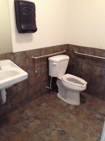 More Photos Of 652-728 W 1725 N, Logan Warehouse For Lease