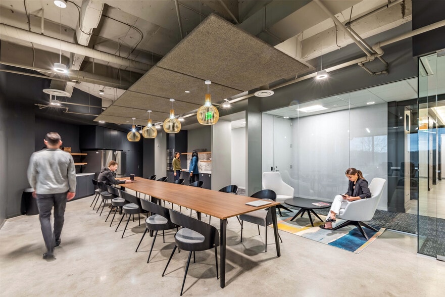 More Photos Of 3399 Peachtree Rd NE, Atlanta Coworking Space