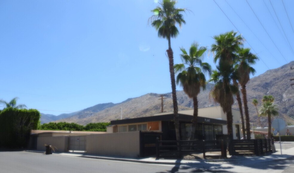 More Photos Of 693 E Sunny Dunes Rd, Palm Springs Freestanding For Sale