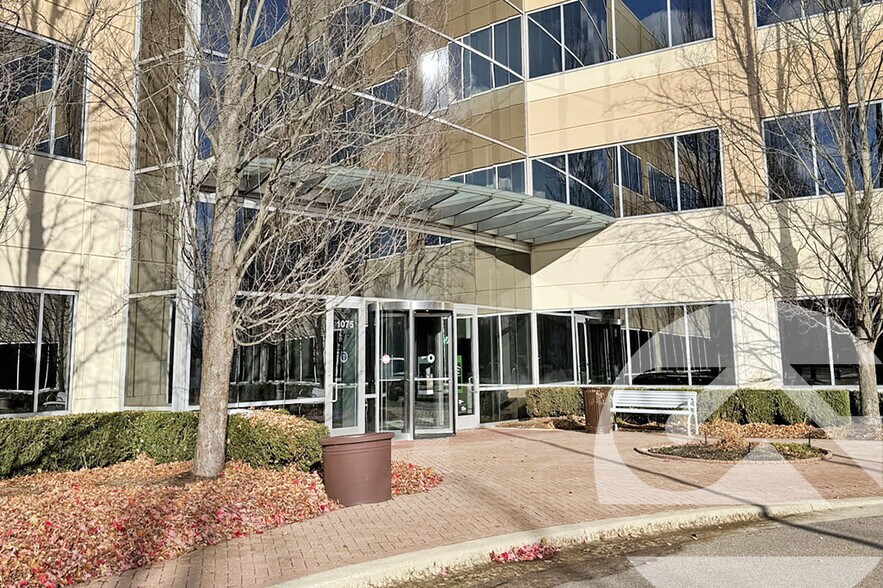 Primary Photo Of 1075 W Entrance Dr, Auburn Hills Office For Lease