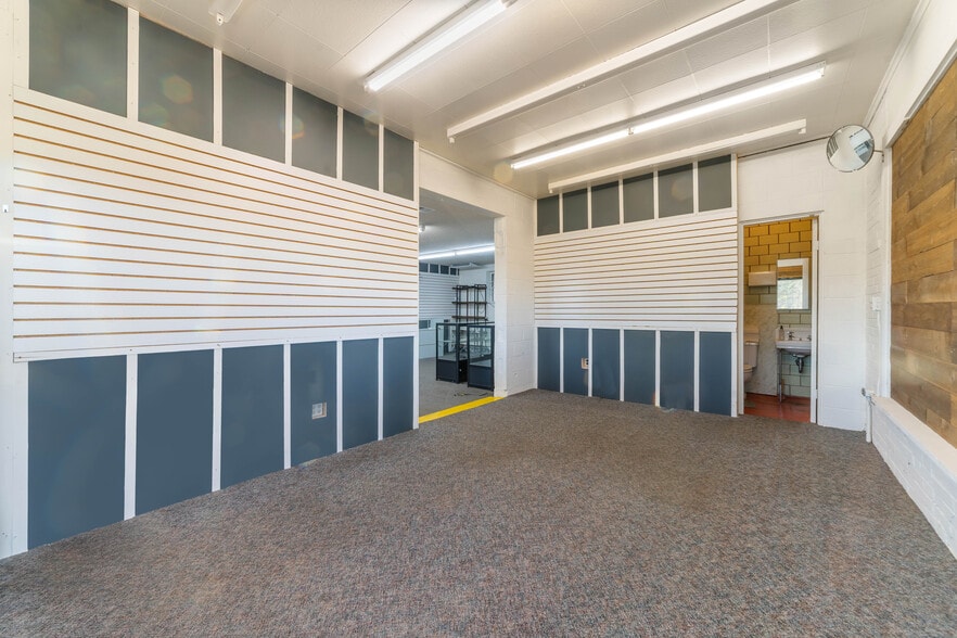 More Photos Of 1219 7th Ave, Two Harbors Convenience Store For Sale