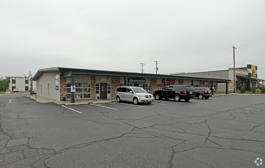 More Photos Of 2833 Milton Ave, Janesville Storefront Retail Office For Lease