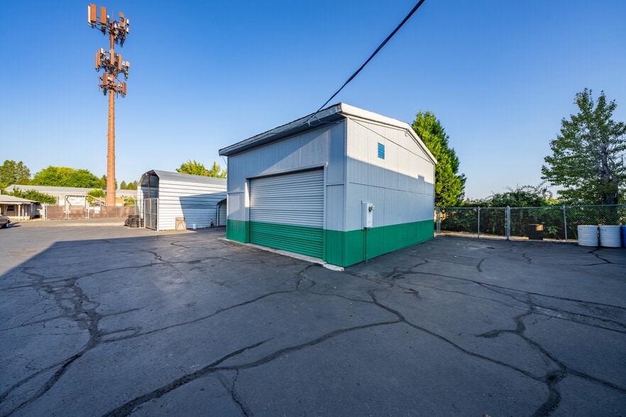 More Photos Of 3311 Biddle Rd, Medford Auto Repair For Sale