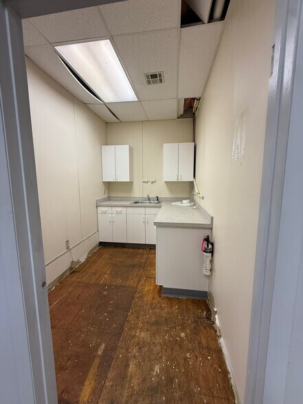 More Photos Of 3477 Hyde Park Blvd, Niagara Falls Office For Lease