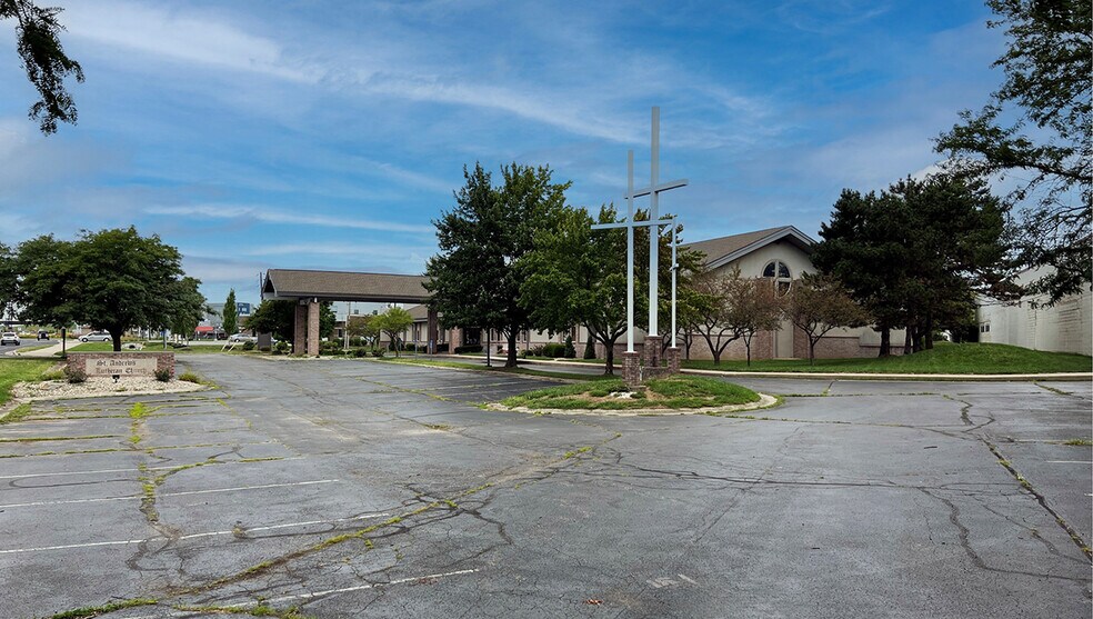 Primary Photo Of 6118 Crawfordsville Rd, Indianapolis Specialty For Sale