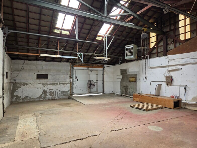 More Photos Of 1 Lafayette Rd, Hampton Industrial For Lease