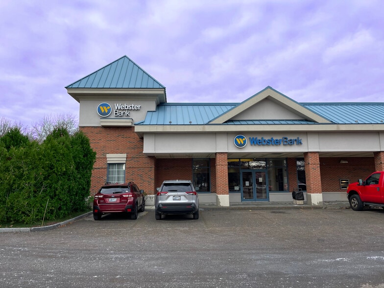 More Photos Of 1051 Ten Rod Rd, North Kingstown General Retail For Lease