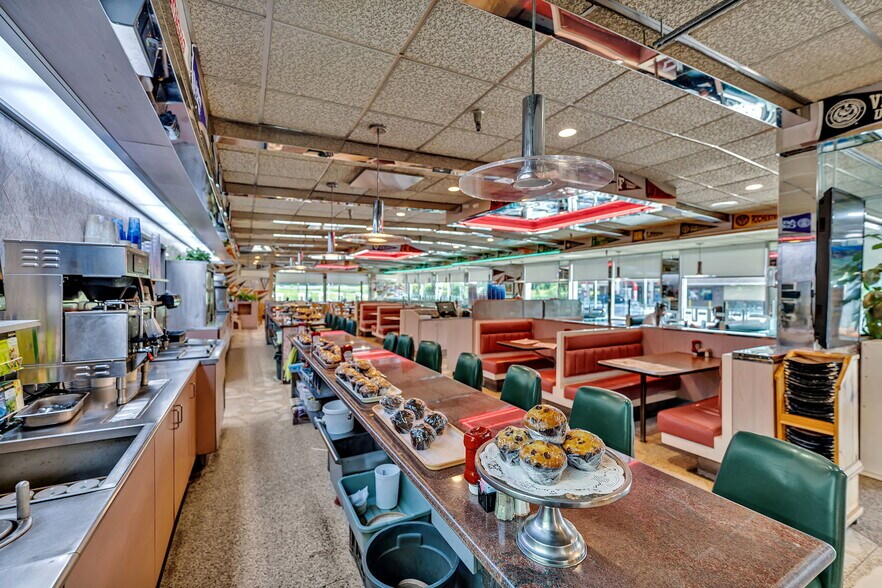 More Photos Of 1908 Old Route 17, Roscoe Restaurant For Sale