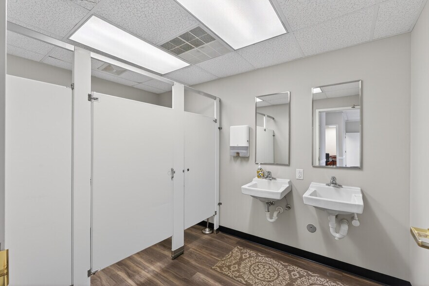 More Photos Of 1313-A Miller Rd, Greenville Office For Lease