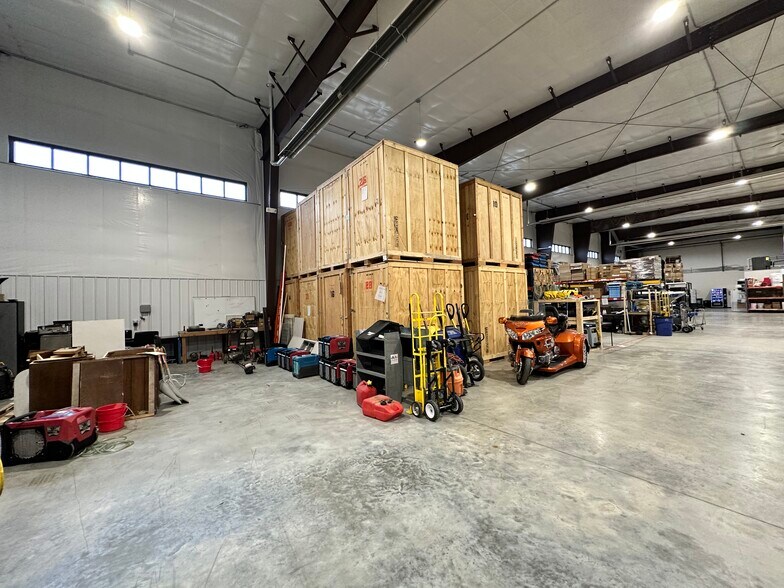 More Photos Of 1450 S 32nd St W, Billings Warehouse For Sale