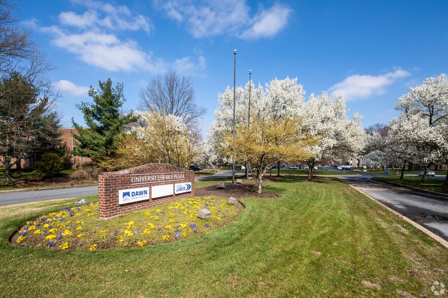 Primary Photo Of 254 Chapman Rd, Newark Office For Lease