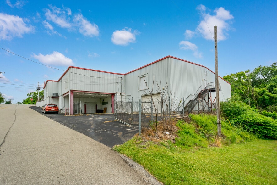 More Photos Of 6027 National Pike, Grindstone Freestanding For Sale
