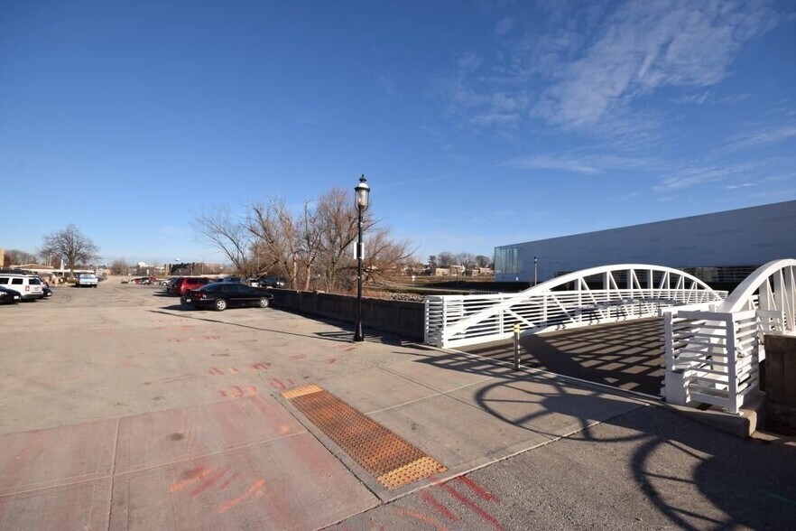 More Photos Of 215 MAIN STREET ZEILGLER BUILING, West Bend Office For Lease